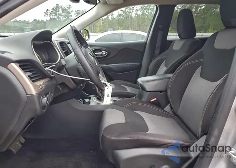 2014 Jeep Cherokee Latitude z USA, uszkodzony, nr VIN 1C4PJMCS3EW310504